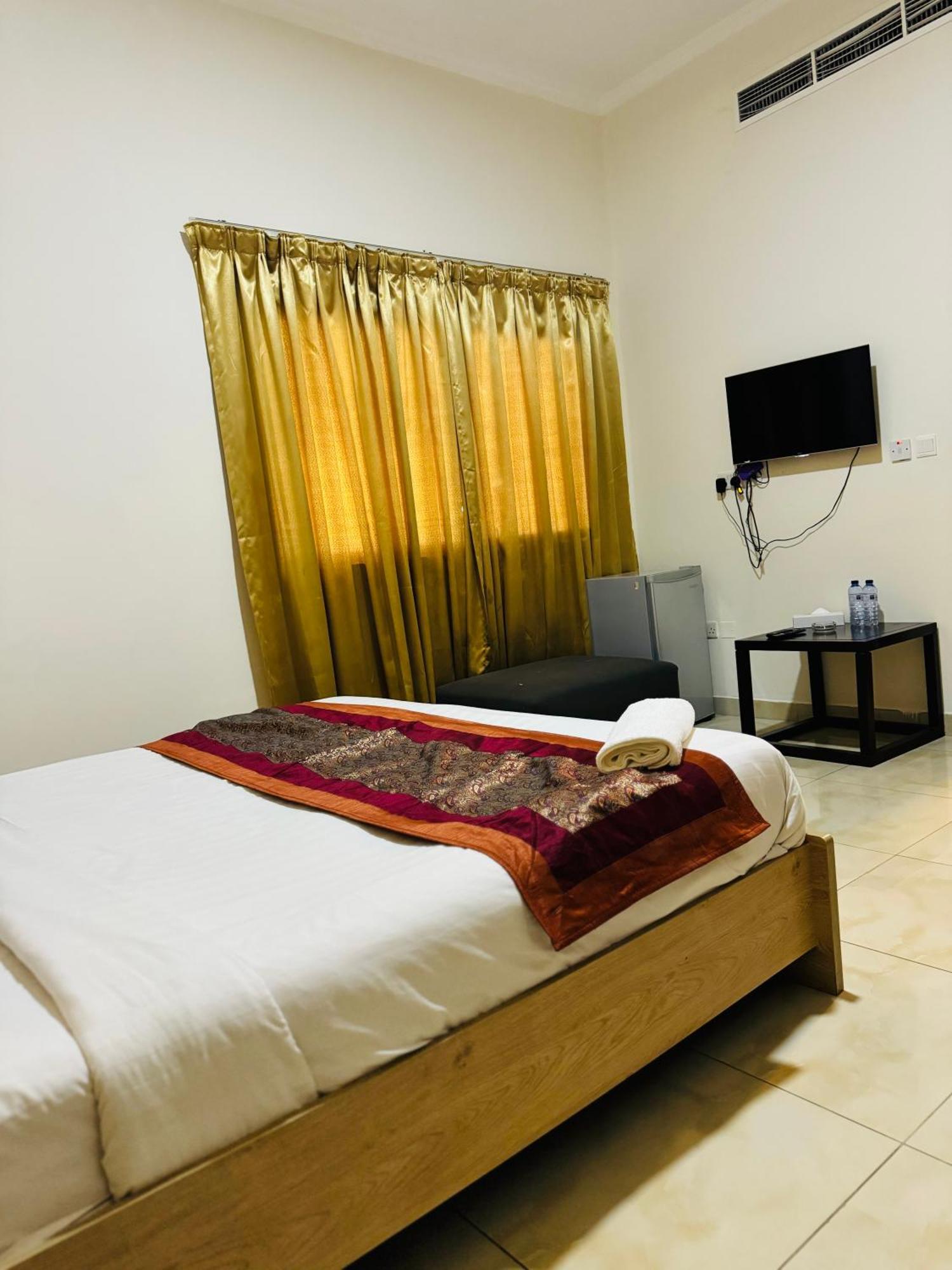 Al Hayat Suites Apartment Manama Exterior photo