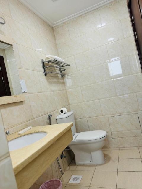 Al Hayat Suites Apartment Manama Exterior photo