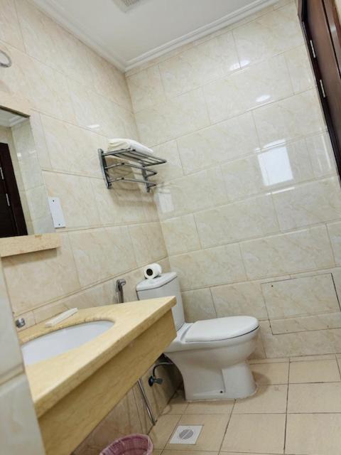 Al Hayat Suites Apartment Manama Exterior photo