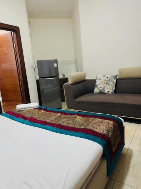 Al Hayat Suites Apartment Manama Exterior photo
